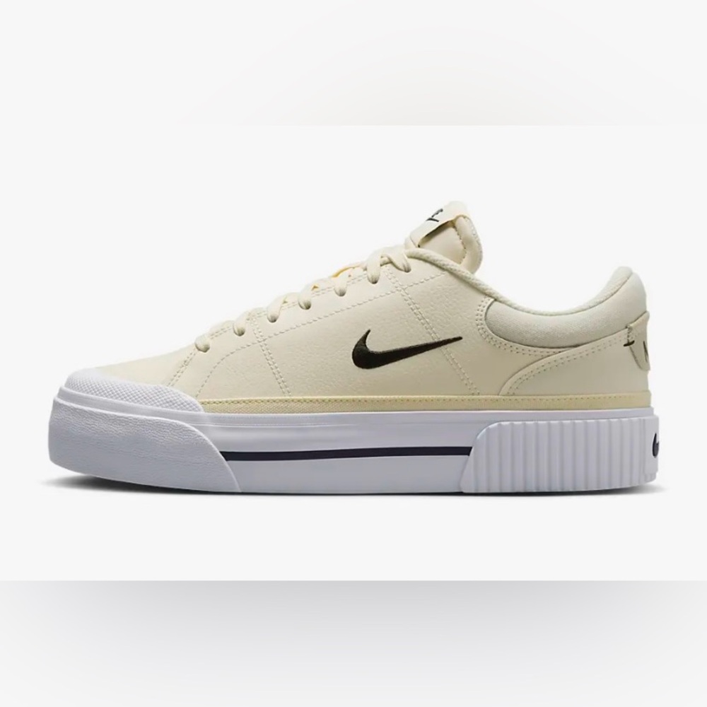 Women’s Nike Court Legacy Lift~~Size 7.5~~NEW WITH BOX~~